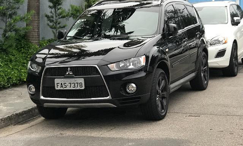 Mitsubishi Outlander...