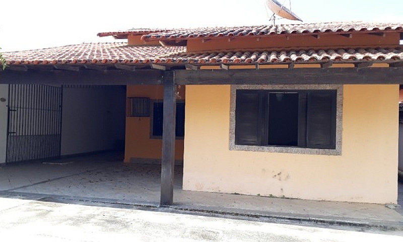 Amparo Vende- Casa L...