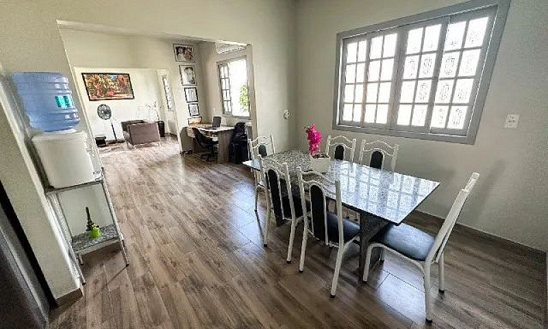 Ampla Casa De Dois A...
