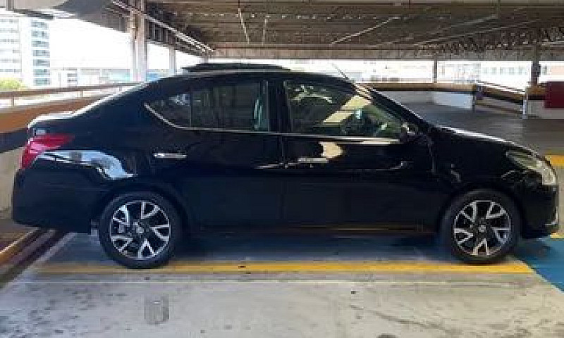 Nissan Versa Sl 2017...