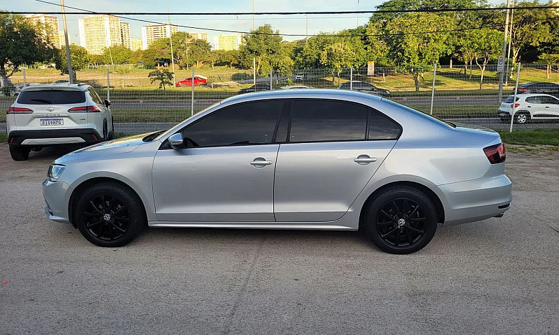 Volkswagen Jetta Tre...