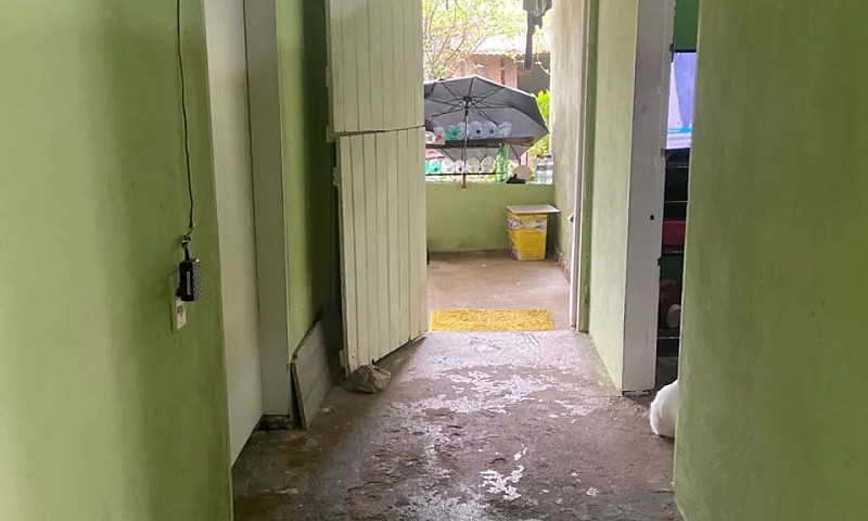 Vende-Se Casa...