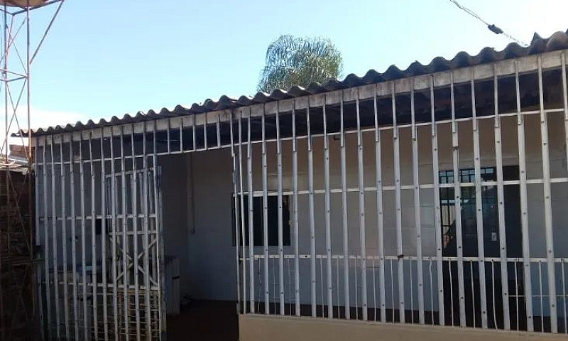 Duas Casa No Mesmo L...