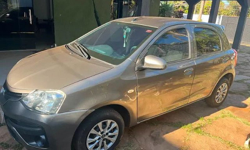 Toyota Etios X 1.3 F...