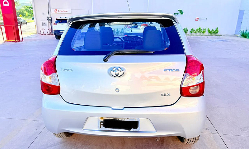 Toyota Etios X 1.3 F...