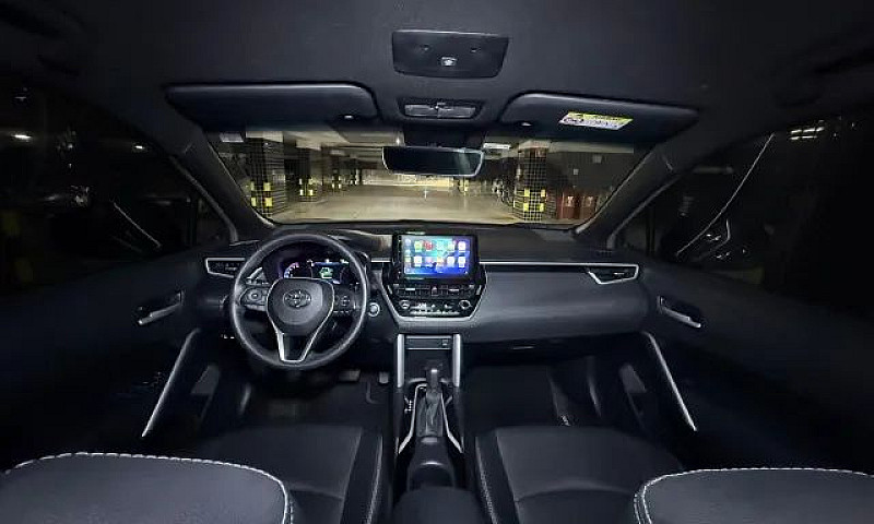 Toyota Corolla Cross...