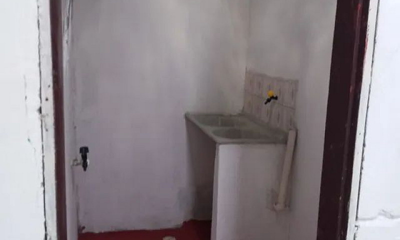 Alugo Casa. Ambiente...