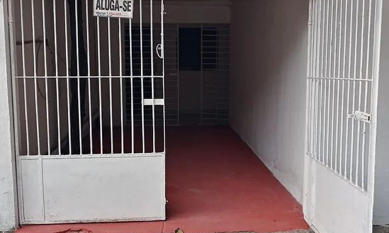 Alugo Casa. Ambiente...