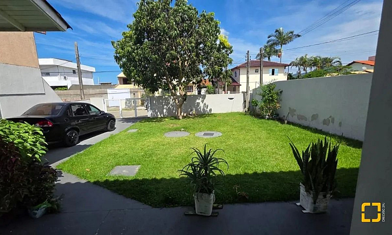 Casa Com Piscina Bai...