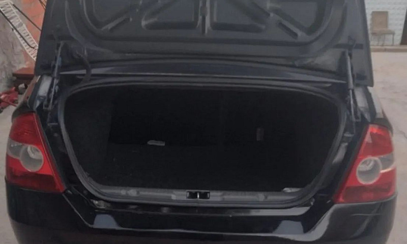 Ford Fiesta Sed. 1.6...
