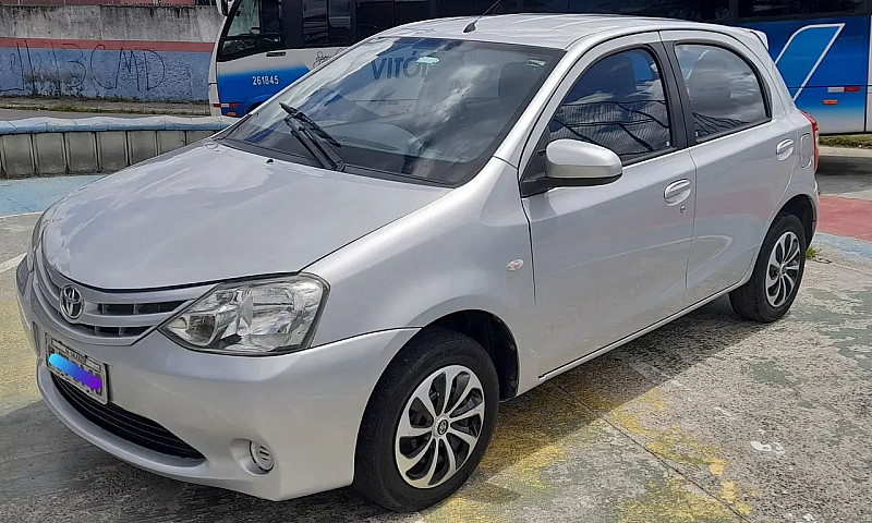 Toyota Etios Xs 1.5 ...
