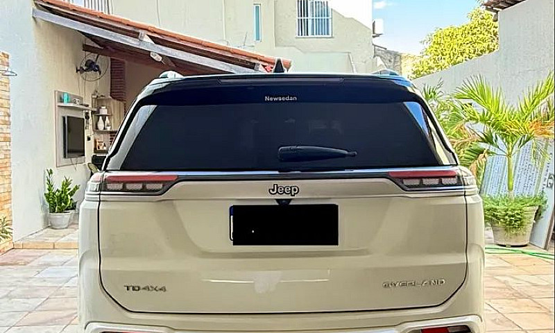 Jeep Commander Overl...