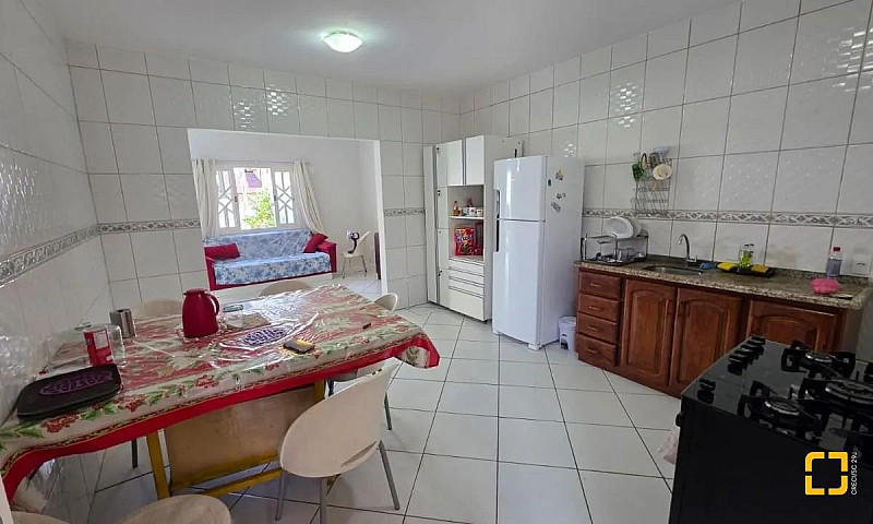 Casa Com Piscina Bai...