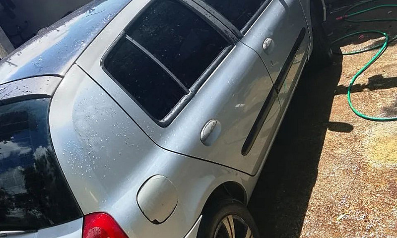 Renault Clio Authent...