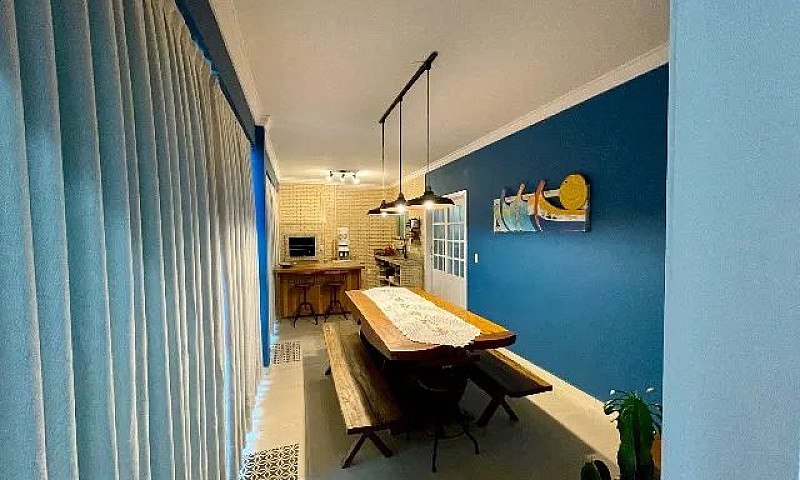 Casa Em Zimbros Bomb...