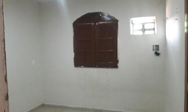 Aluga-Se Uma Casa...