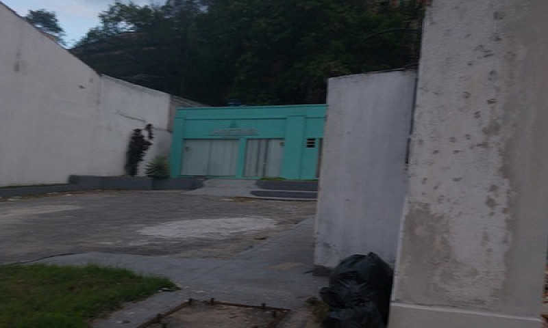 Vitória - Casa Comer...