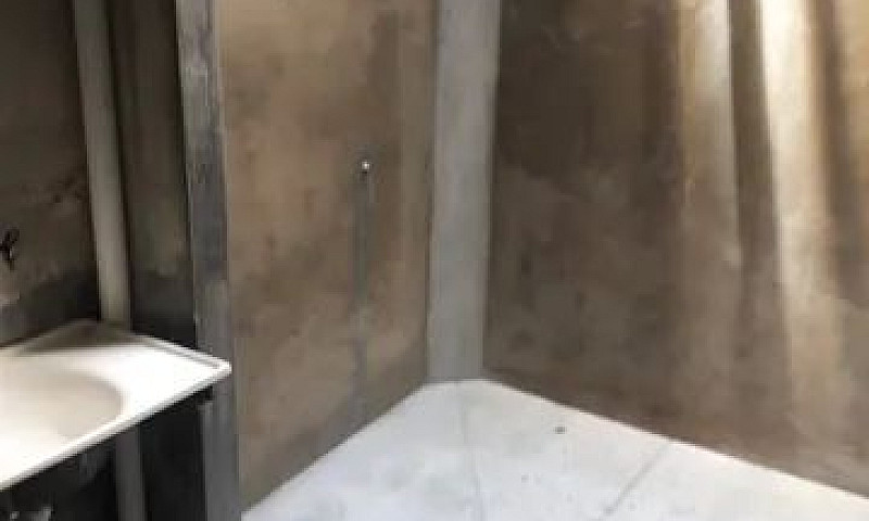 Aluga-Se Casa...