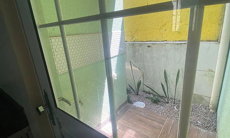 Aluga-Se Um Apartame...
