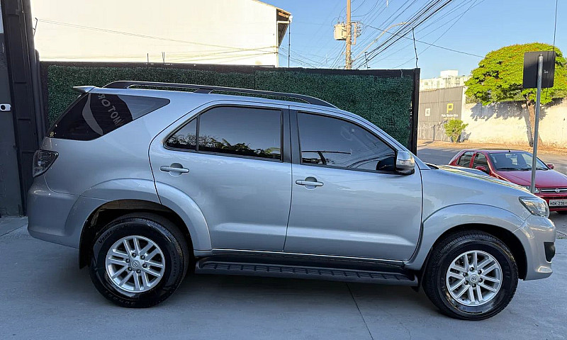 Toyota Hilux Sw4 Srv...