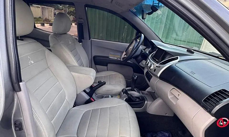 Mitsubishi L200 Trit...
