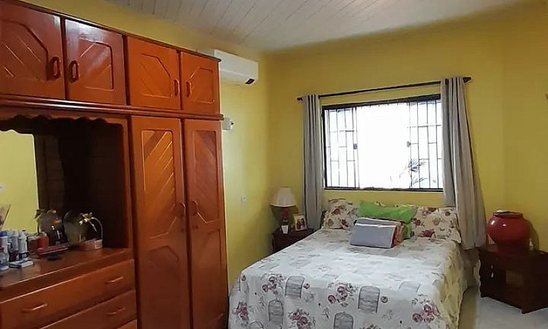 Casa À Venda ...