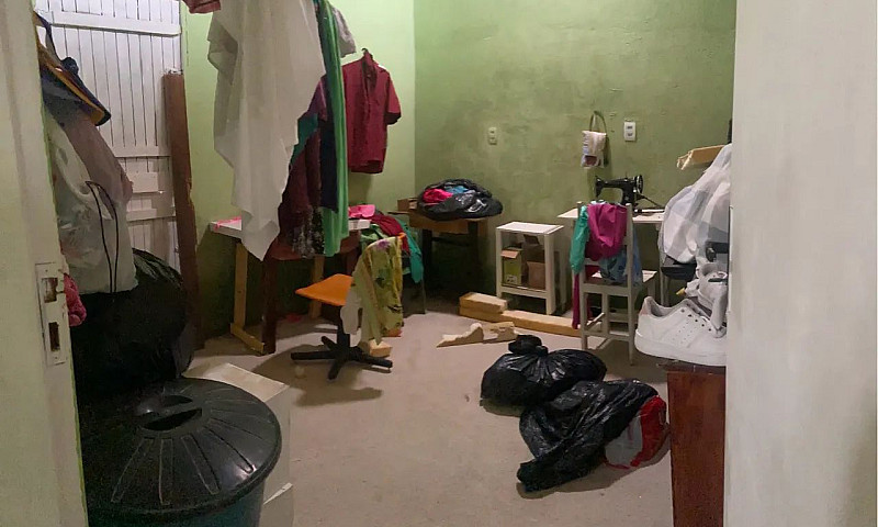 Vende-Se Casa...
