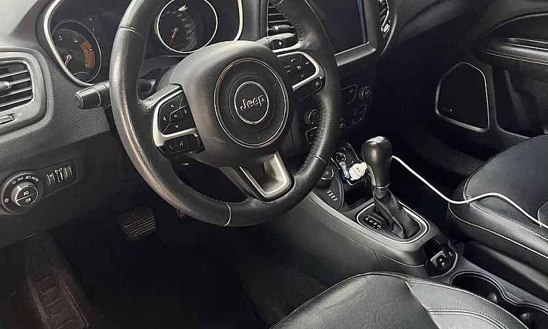 Jeep Compass Longitu...