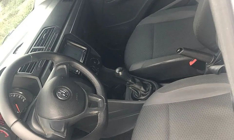 Volkswagen Voyage 1....