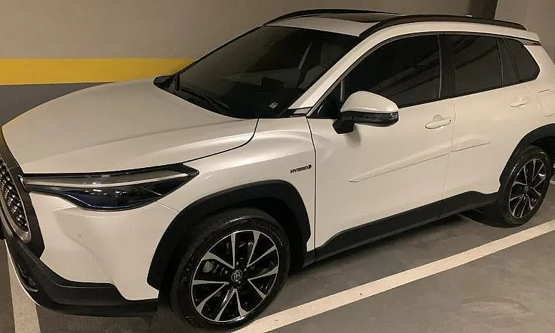 Toyota Corolla Cross...