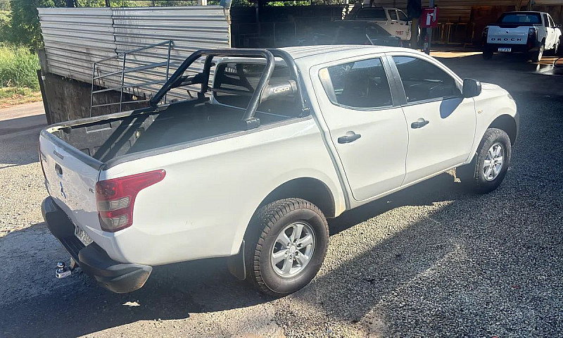 Mitsubishi L200 Trit...