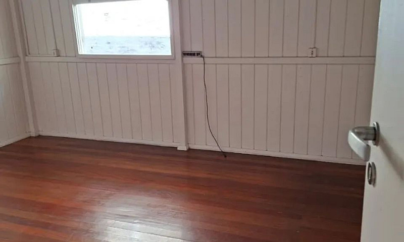 Alugo Casa 3 Quartos...