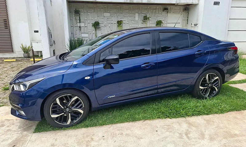 Nissan Versa Sense 1...