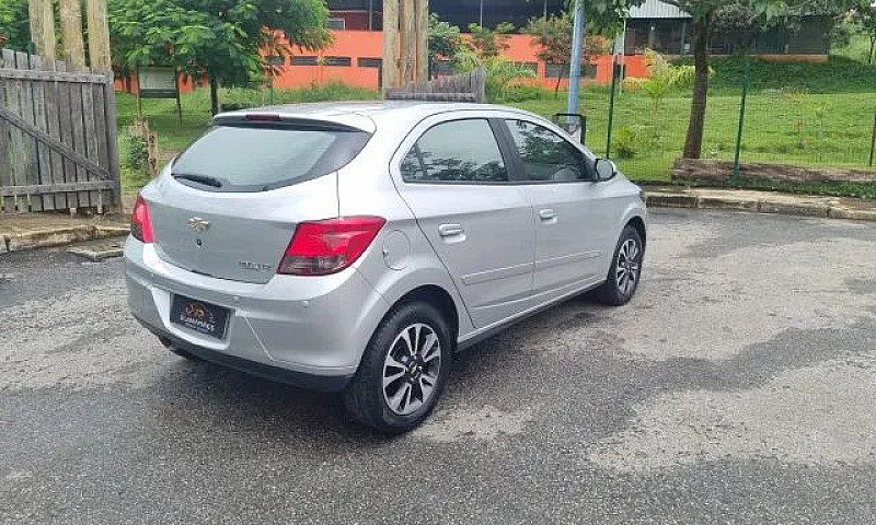 Chevrolet Onix Hatch...