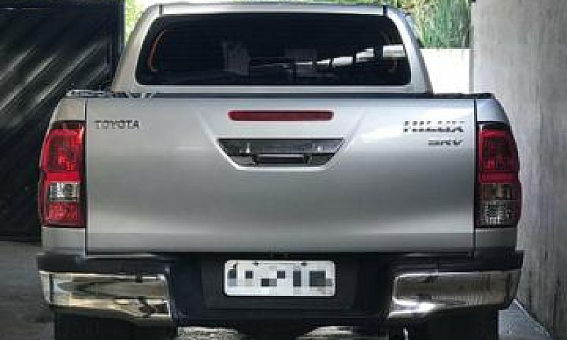 Hilux 140.000 2017...