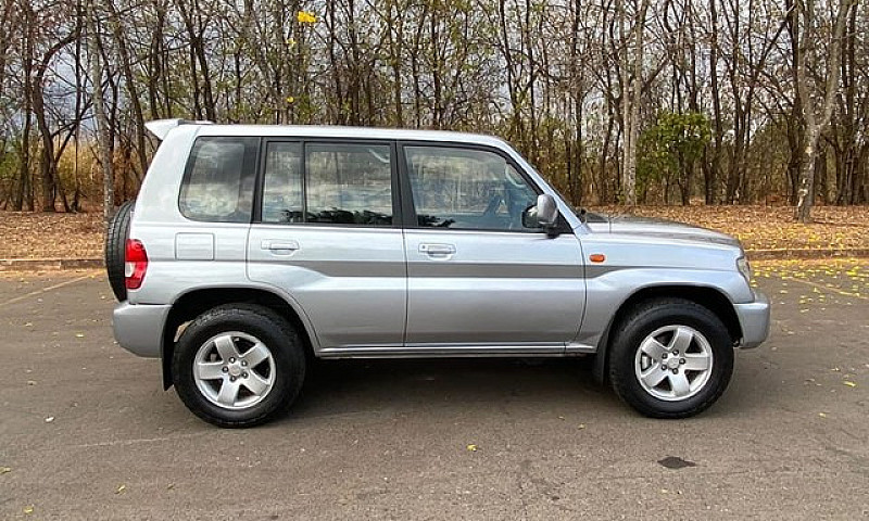 Mitsubishi Pajero Tr...