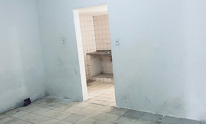 Alugo Casa 2 Quartos...