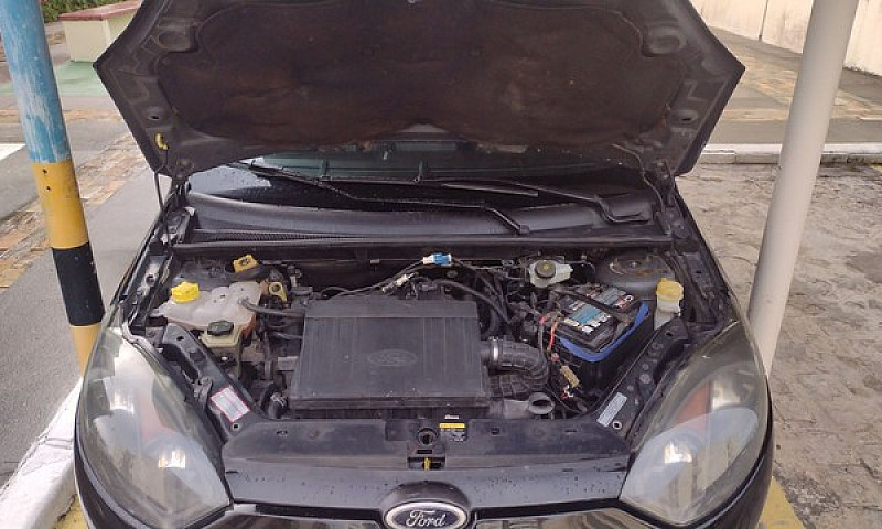 Fiesta Hatch Complet...