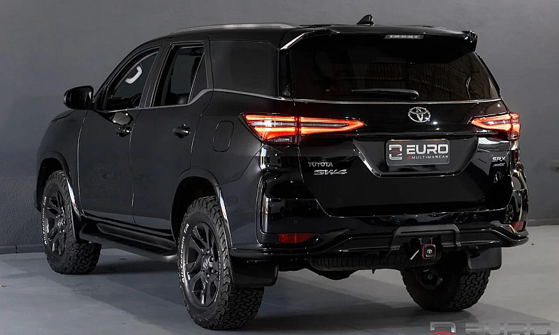 Toyota Hilux Sw4 Srx...