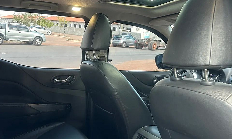 Nissan Frontier Pro4...