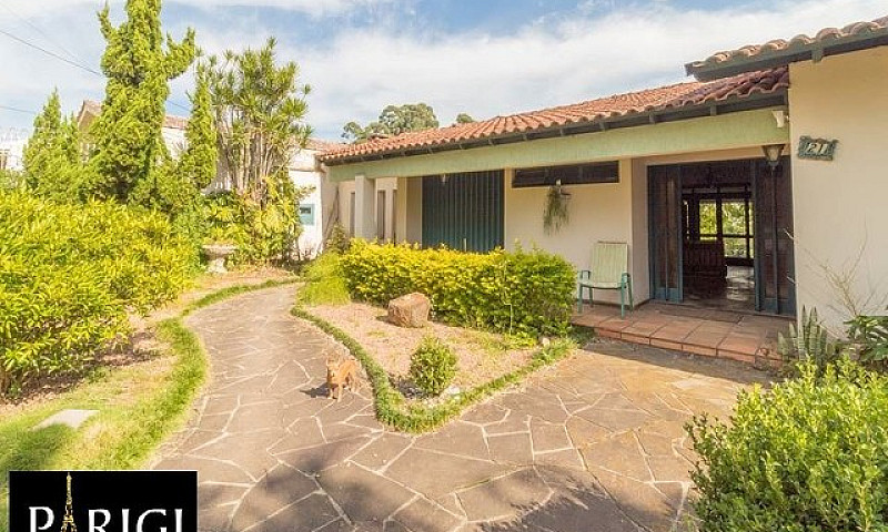 Casa Com 4 Dormitóri...