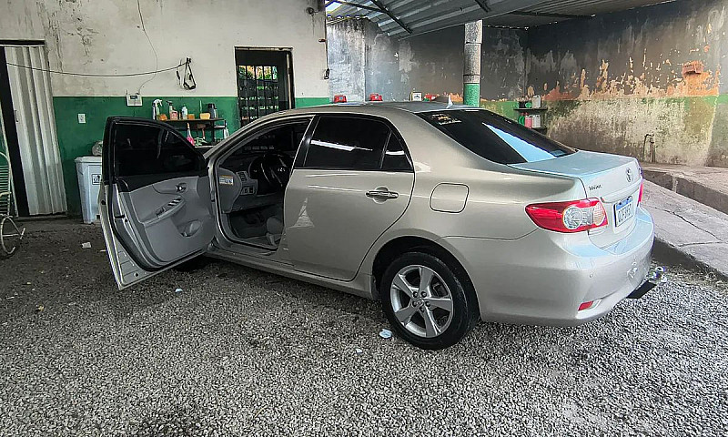 Toyota Corolla Xei 2...