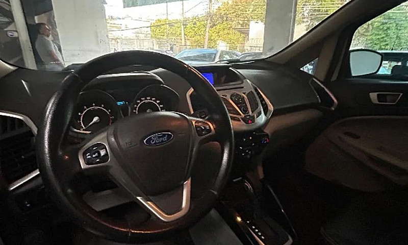 Ford Ecosport Titani...