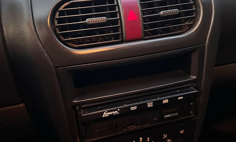 Chevrolet Corsa Seda...