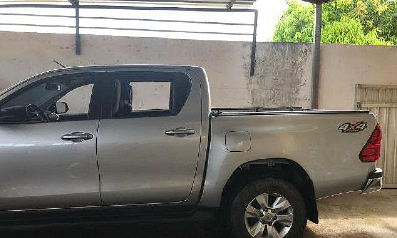Hilux 140.000 2017...