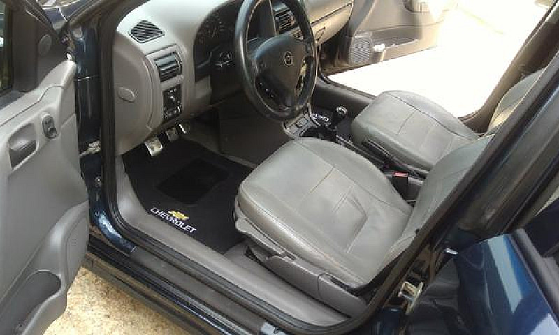 Vendo Astra 2002 Tra...