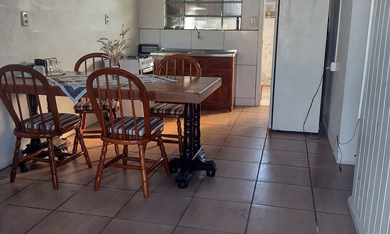 Casa Com Móveis.....