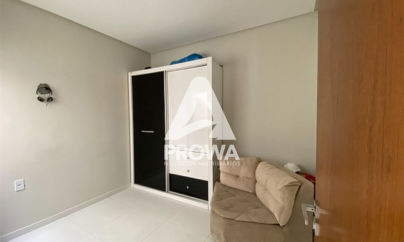Linda Casa No Bairro...