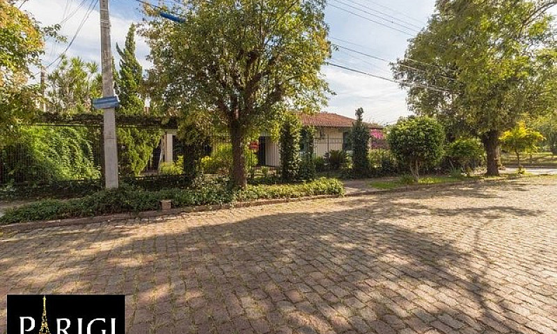 Casa Com 4 Dormitóri...