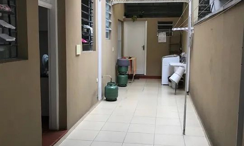 Quarto Só Para Mulhe...